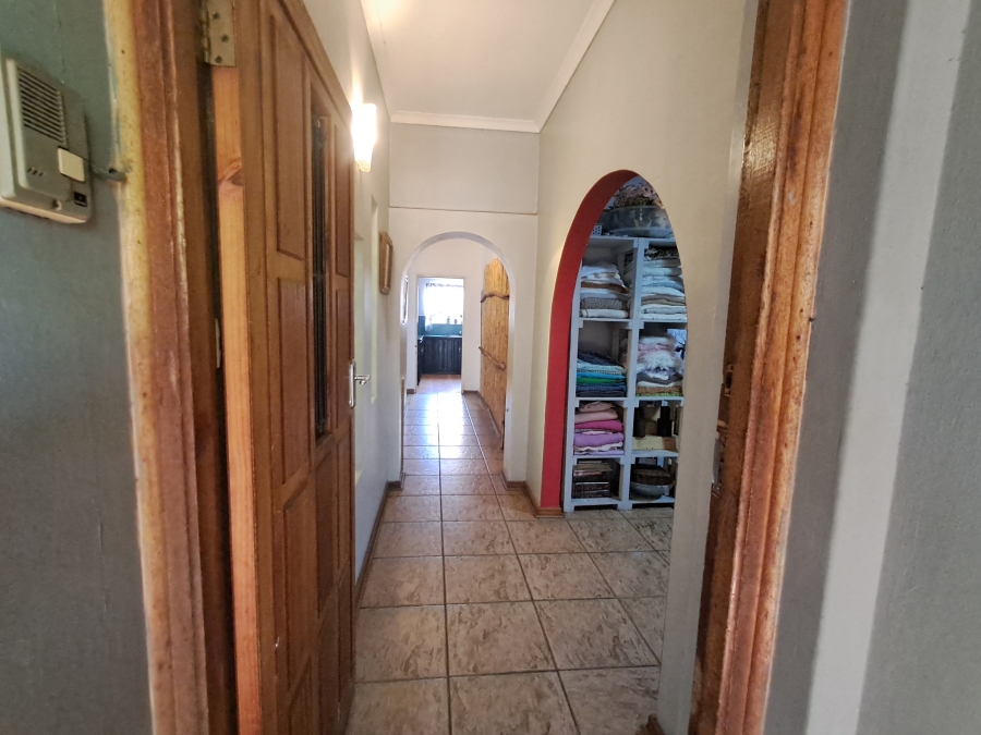 4 Bedroom Property for Sale in Van Riebeeck Hoogte Eastern Cape